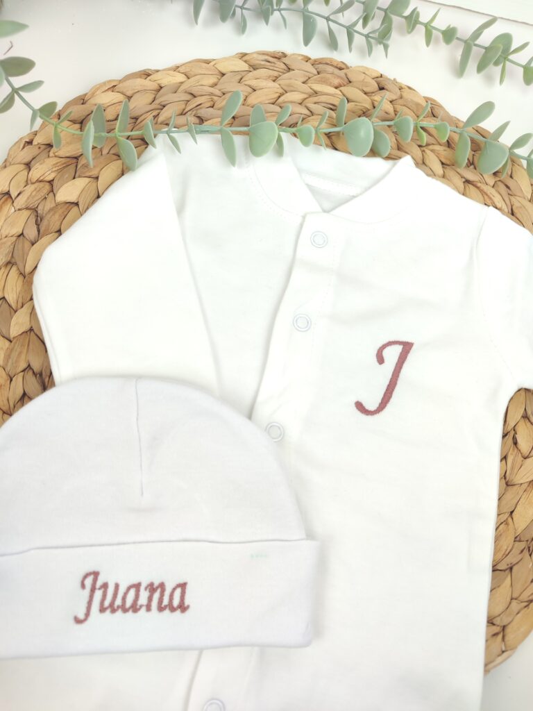 Pack Pijama Algodón MonPetit + Gorrito Personalizado