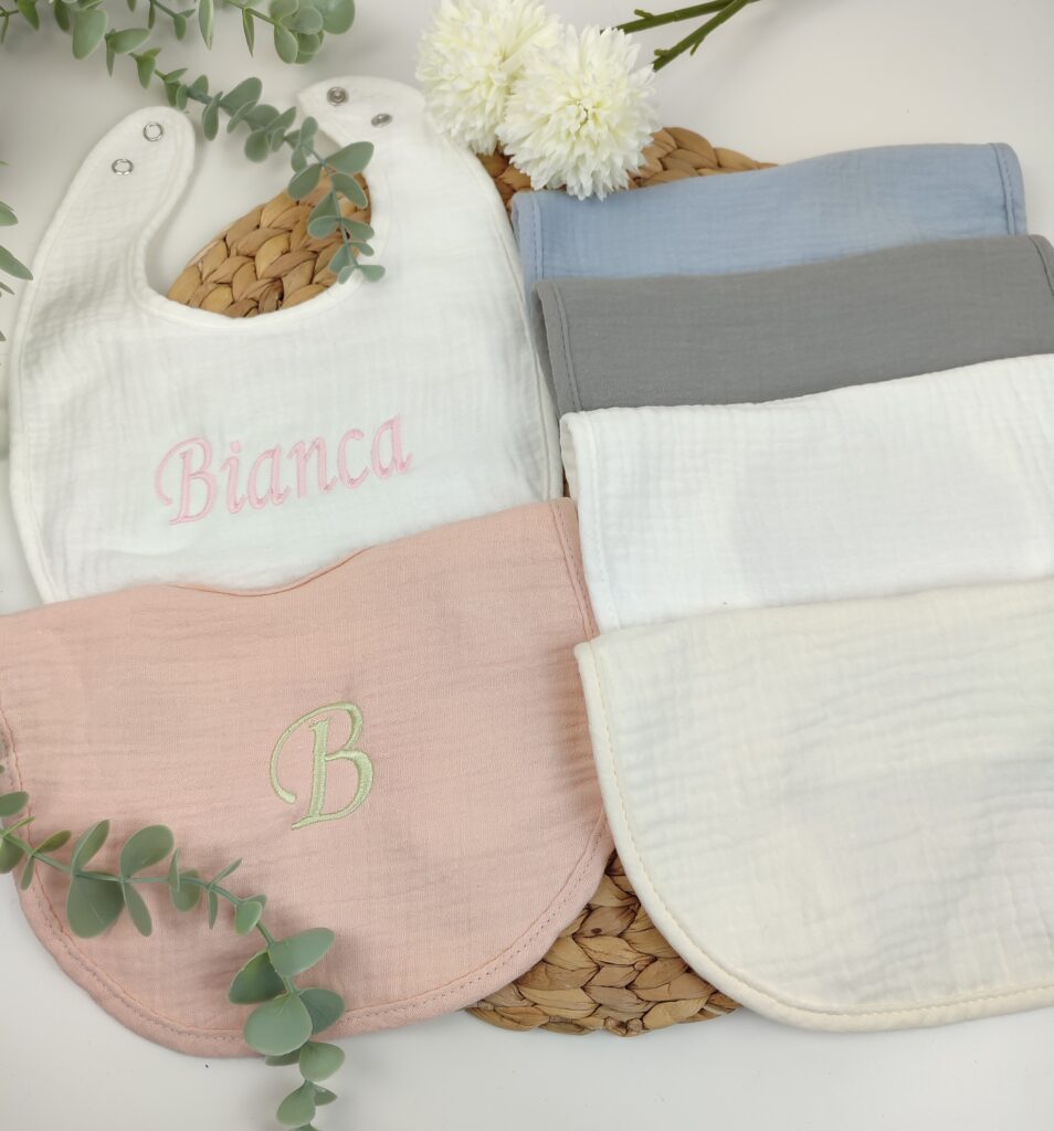 Baberos cuadrados de Bámbula personalizados