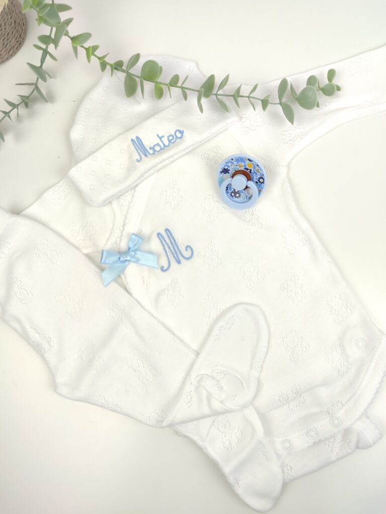 Pack Body Calado + gorrito + polaina Modelo Lazito