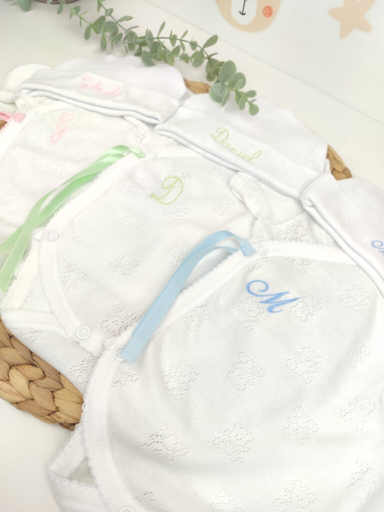 Pack Body Calado + Gorrito Lazada
