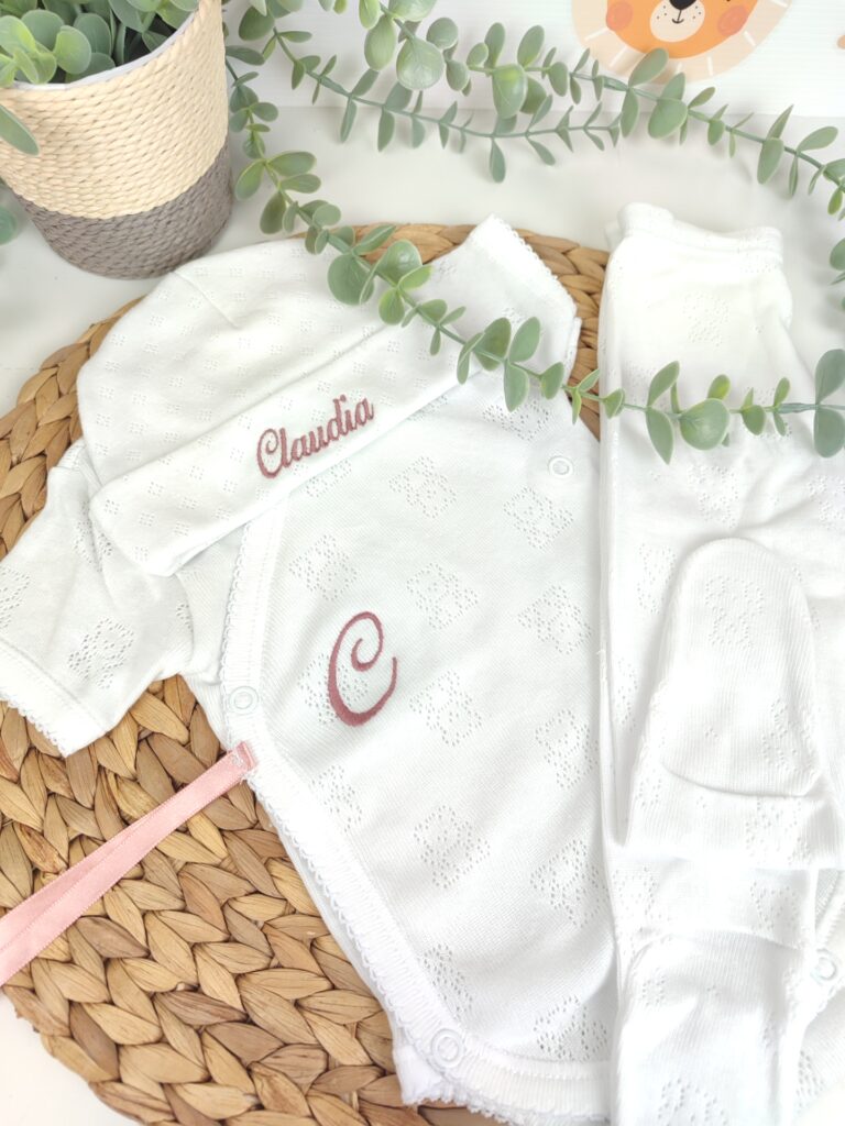 Pack Body calado + gorrito + polaina Modelo lazada